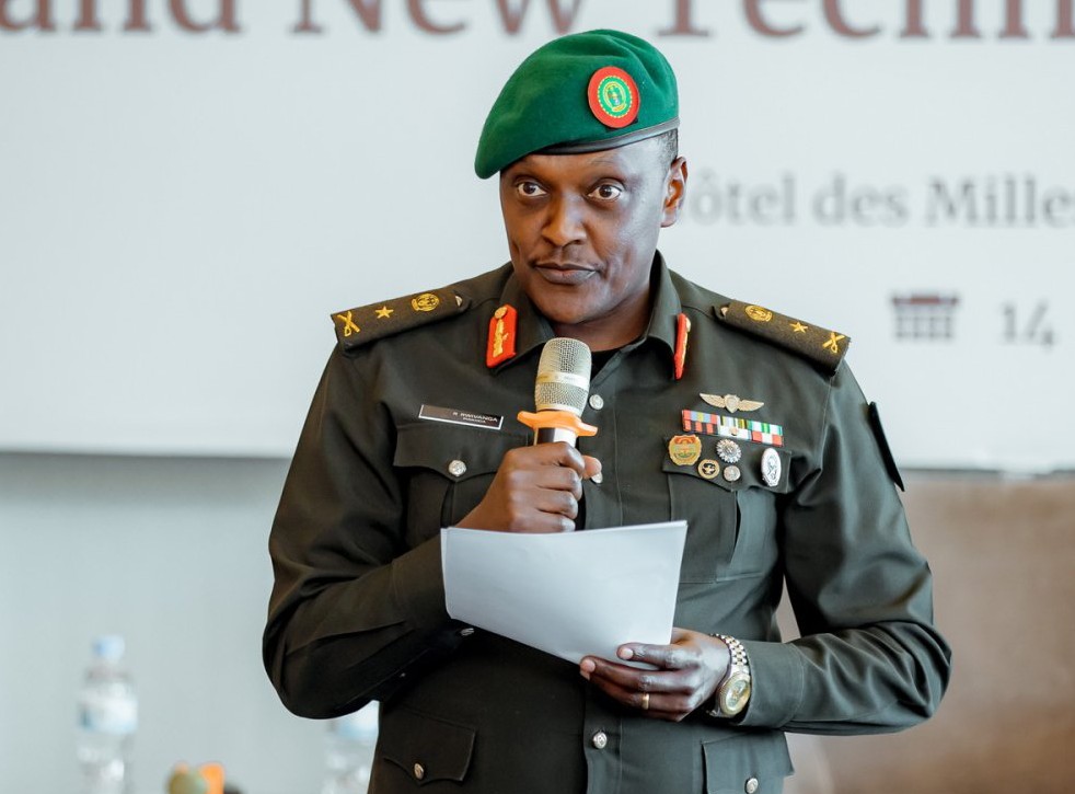 Brig Gen. Ronald Rwivanga yahumurije abaturage batuye mu Karere ka Nyamasheke